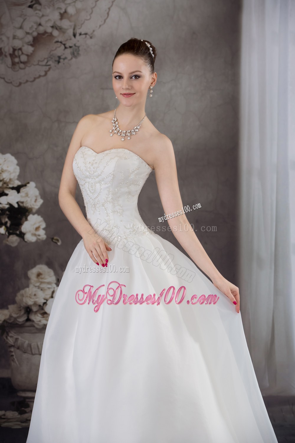 Cheap Sweetheart Appliques with Beading Wedding Dresses On Sale