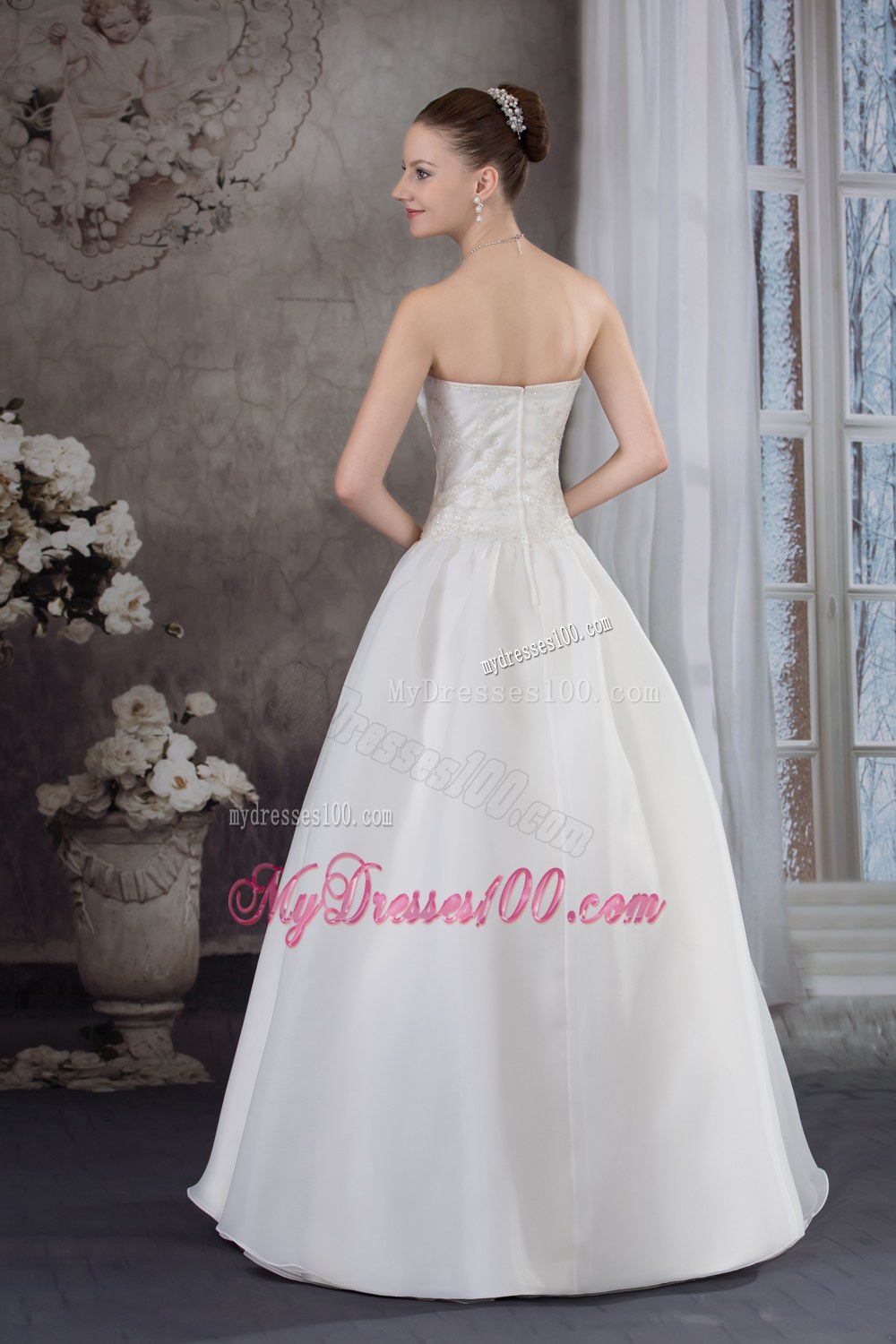 Cheap Sweetheart Appliques with Beading Wedding Dresses On Sale