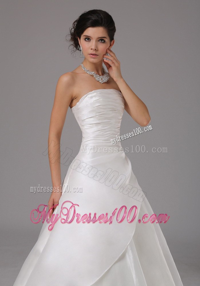 2012 Elegant Wedding Dress with Ruching Floor-length Strapless