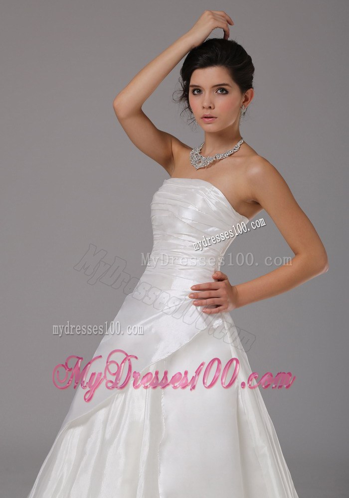 2012 Elegant Wedding Dress with Ruching Floor-length Strapless