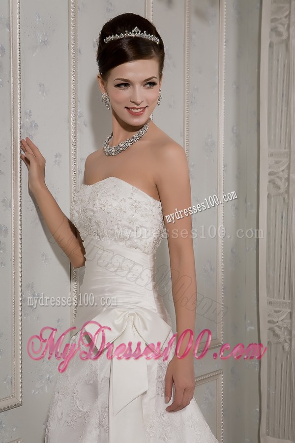 Affordable Strapless Court Train Lace Bowknot Wedding Dress for 2013