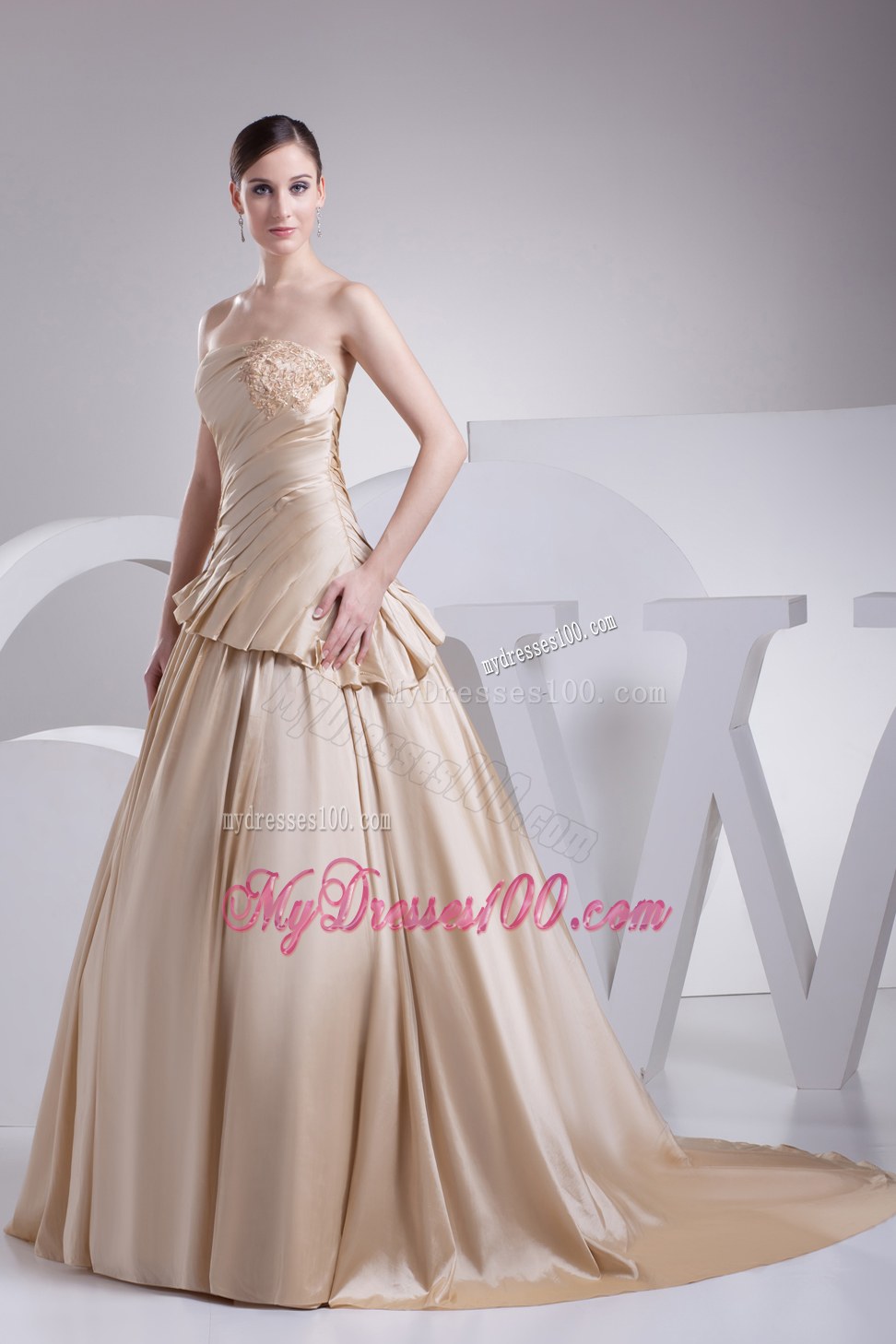 Appliques Strapless Chapel Train Wedding Dress with Champagne