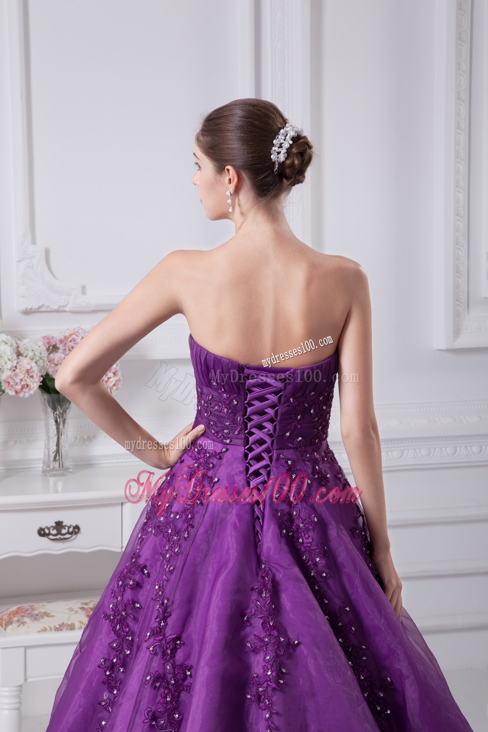 Appliques Sweetheart A-Line Chapel Train Wedding Dress in Purple