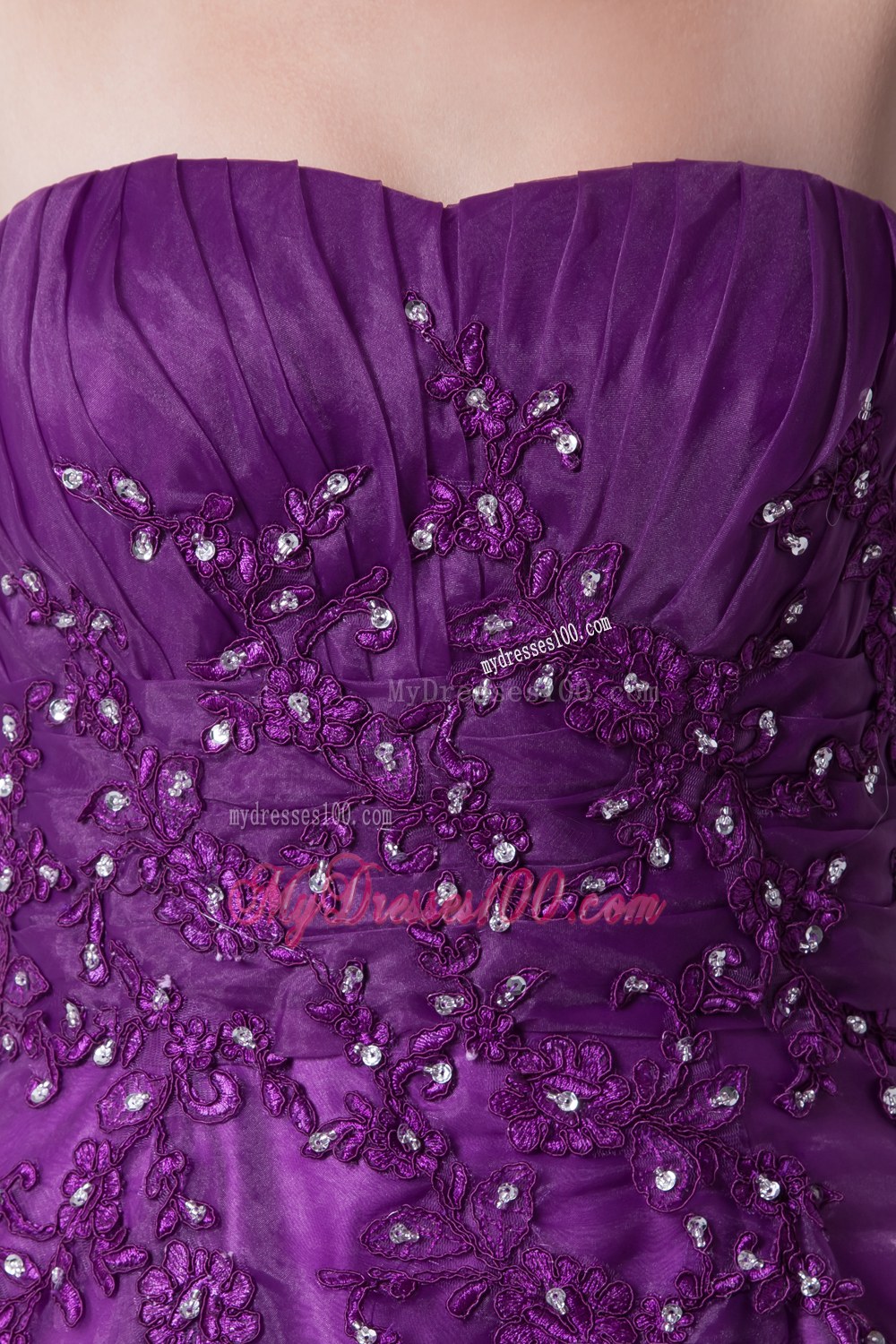 Appliques Sweetheart A-Line Chapel Train Wedding Dress in Purple