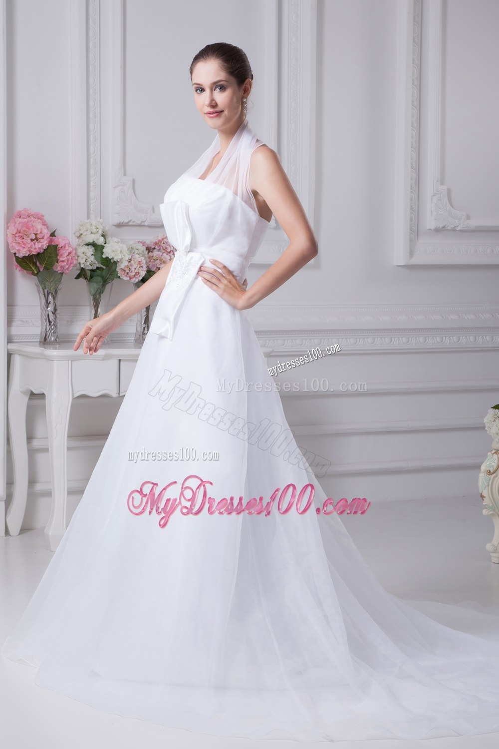Beading Court Train Halter Pretty Wedding Dress with Fitted Waist