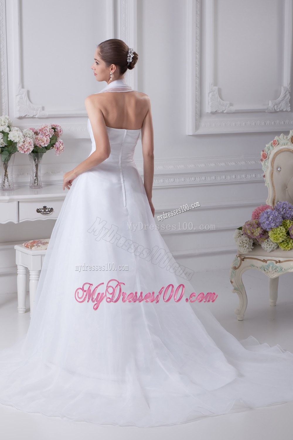 Beading Court Train Halter Pretty Wedding Dress with Fitted Waist