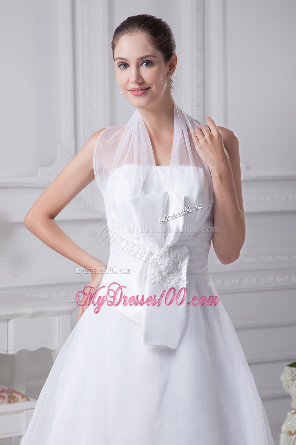 Beading Court Train Halter Pretty Wedding Dress with Fitted Waist