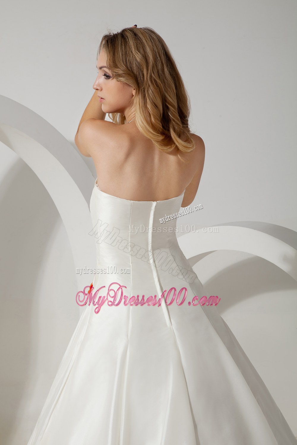 Beautiful Strapless Brush Train Hand Made Flower Wedding Gowns