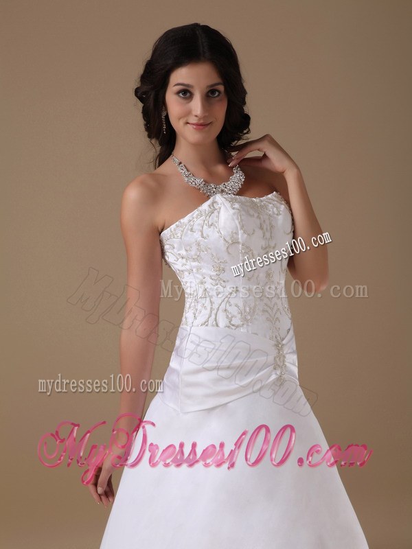 Beautiful Strapless Chapel Train Appliques Wedding Dresses 2013