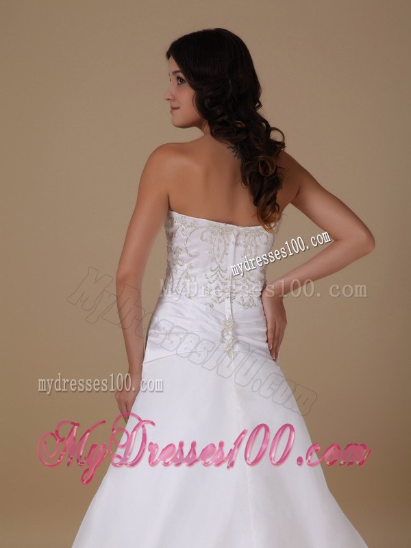 Beautiful Strapless Chapel Train Appliques Wedding Dresses 2013