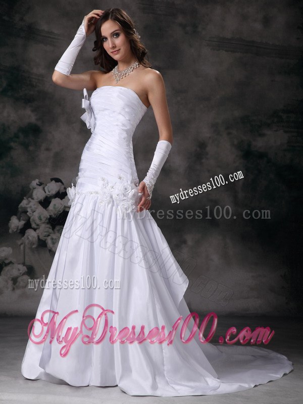 Beautiful Strapless Court Train Wedding Dresses with Hand Made Flowers