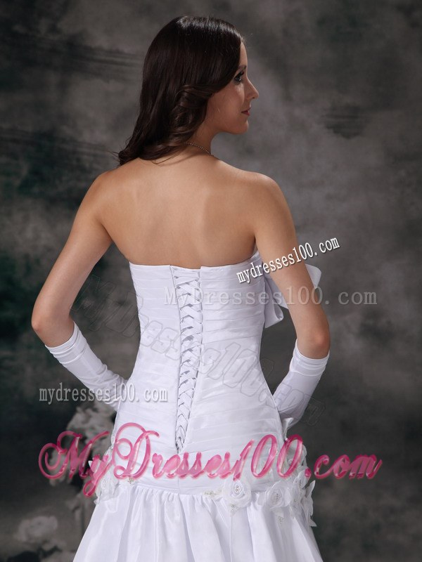 Beautiful Strapless Court Train Wedding Dresses with Hand Made Flowers