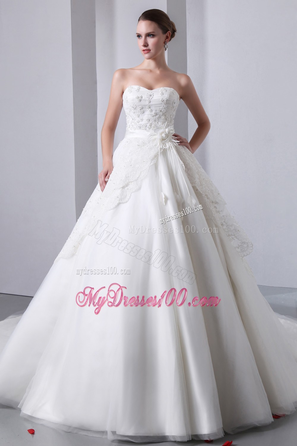 Beautiful Sweetheart Chapel Train Luxurious Lace Wedding Dresses