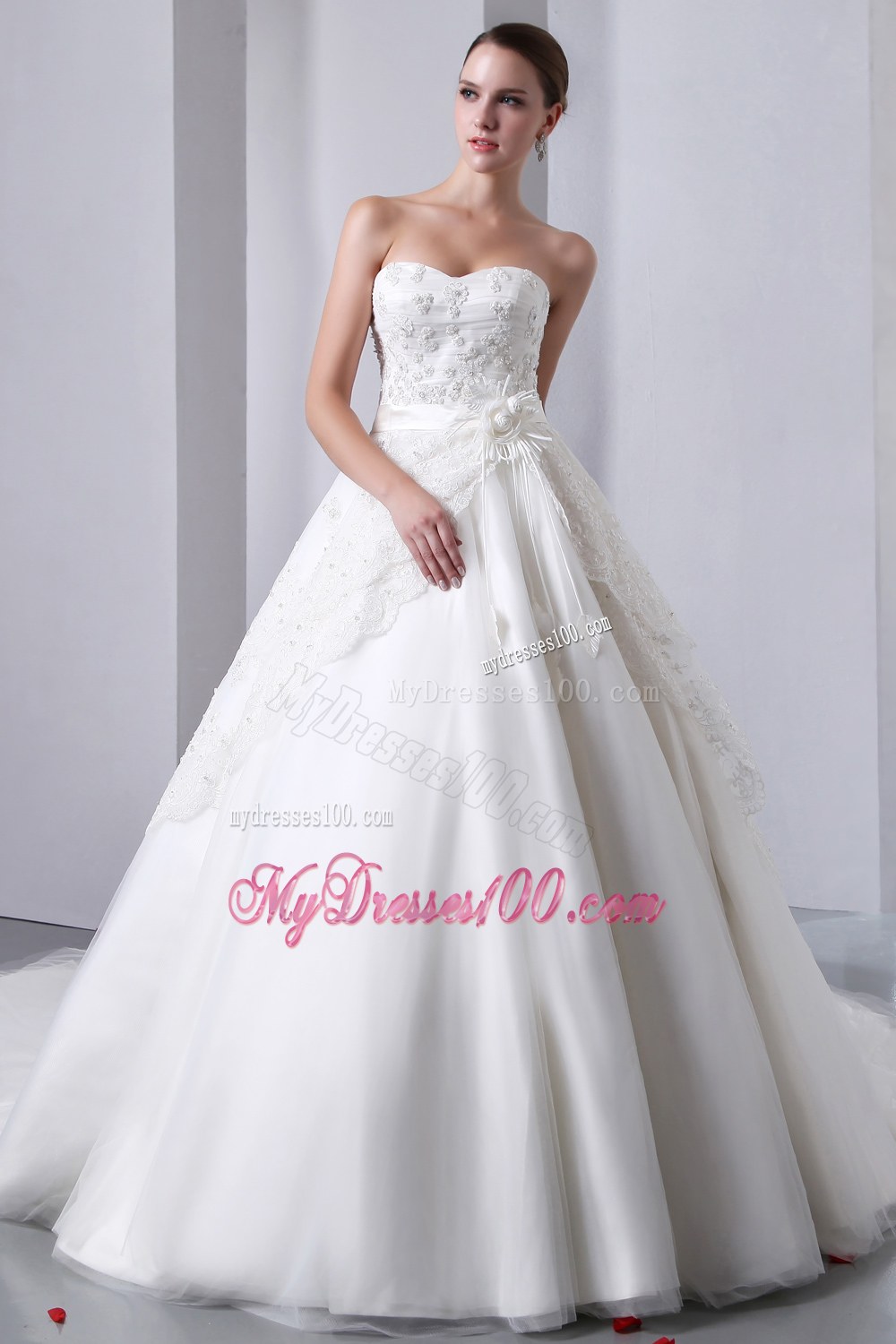 Beautiful Sweetheart Chapel Train Luxurious Lace Wedding Dresses
