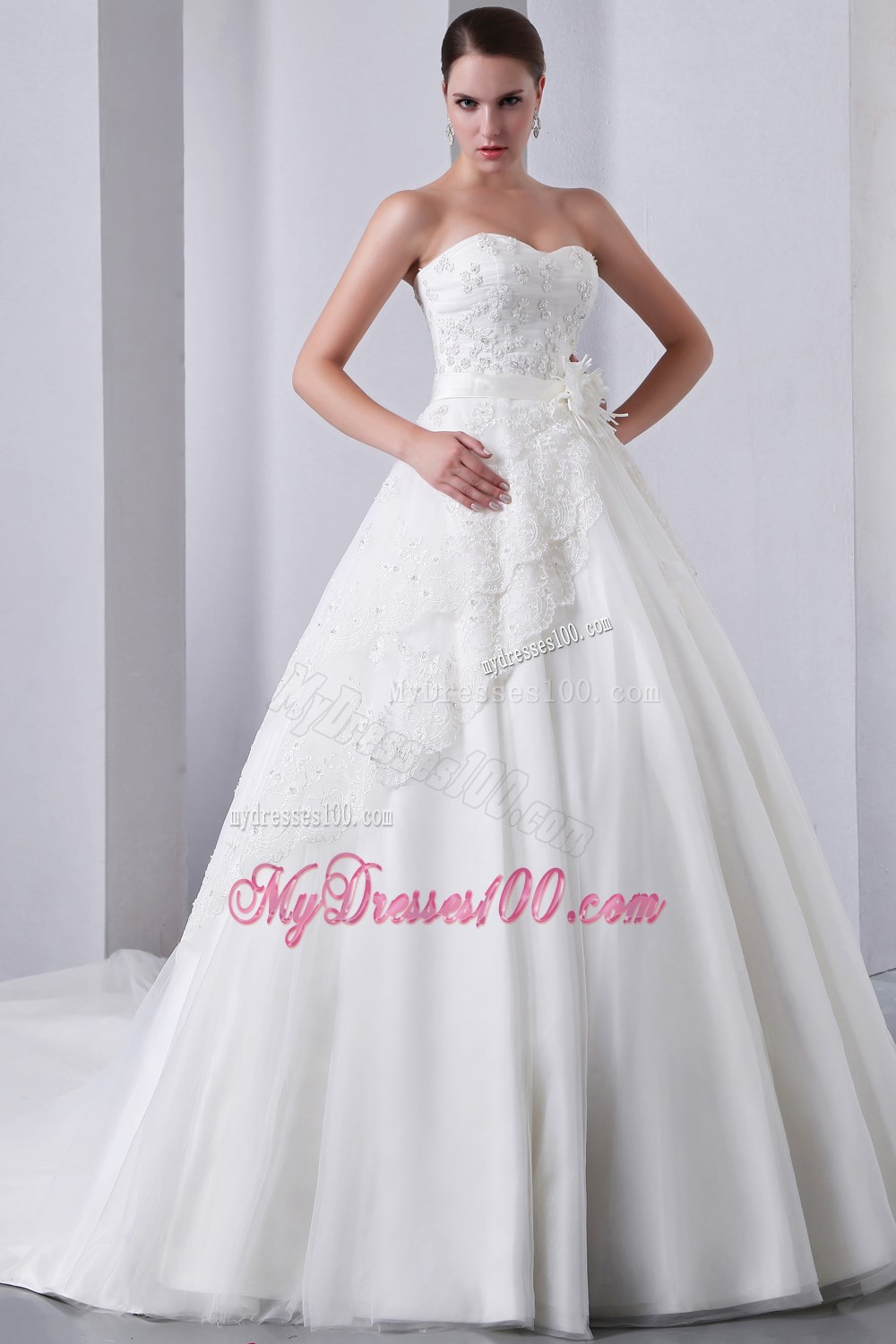 Beautiful Sweetheart Chapel Train Luxurious Lace Wedding Dresses