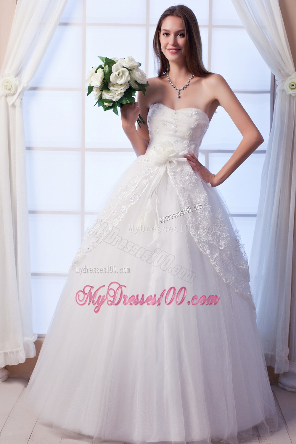 Beautiful Sweetheart Appliques and Flowers Bridal Gowns