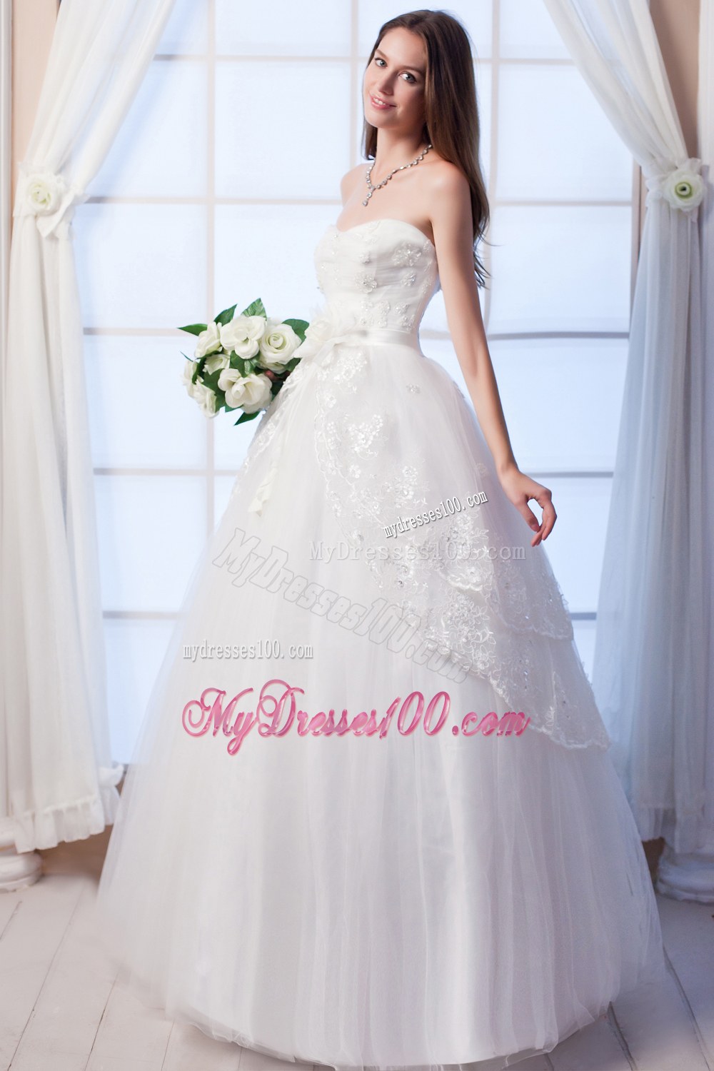 Beautiful Sweetheart Appliques and Flowers Bridal Gowns