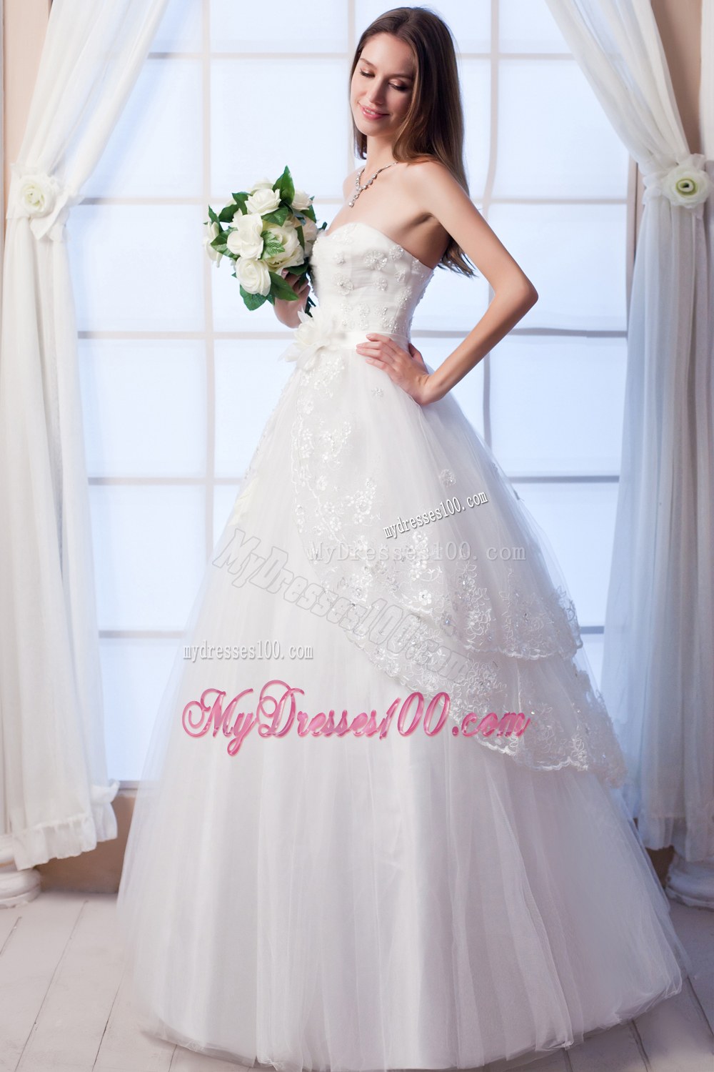 Beautiful Sweetheart Appliques and Flowers Bridal Gowns