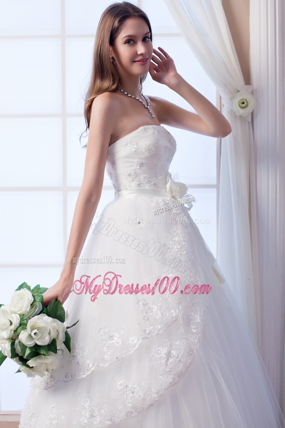 Beautiful Sweetheart Appliques and Flowers Bridal Gowns