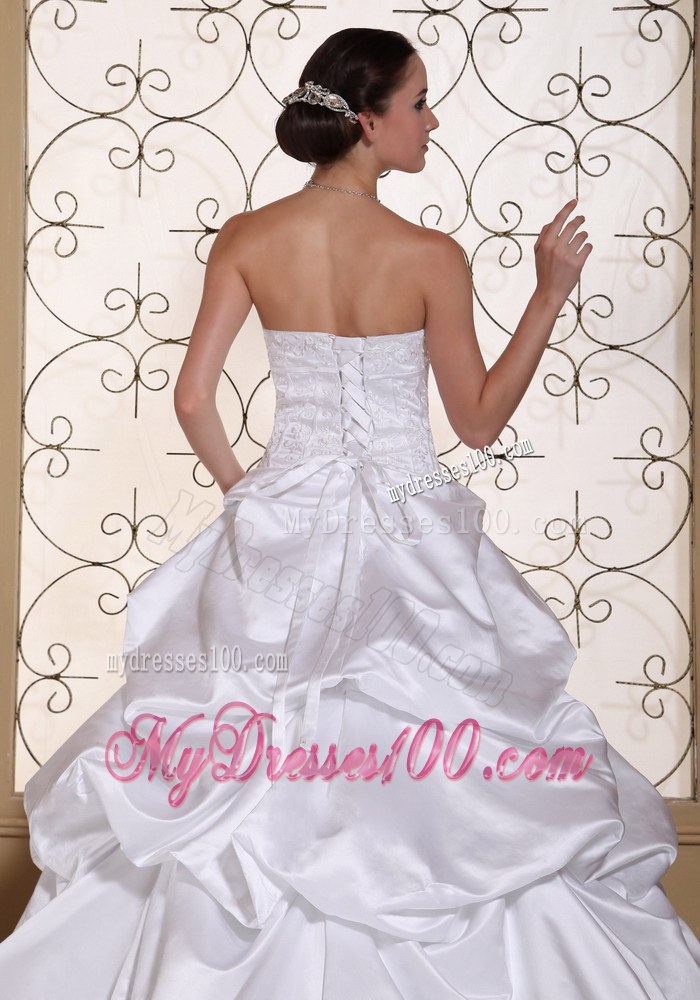 Beautiful A-line Wedding Dress For 2013 Embroidery On Taffeta Wh