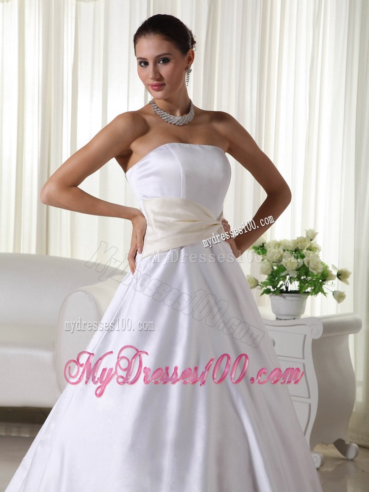 Cheap Strapless Court Train Simple Wedding Gowns On Sale