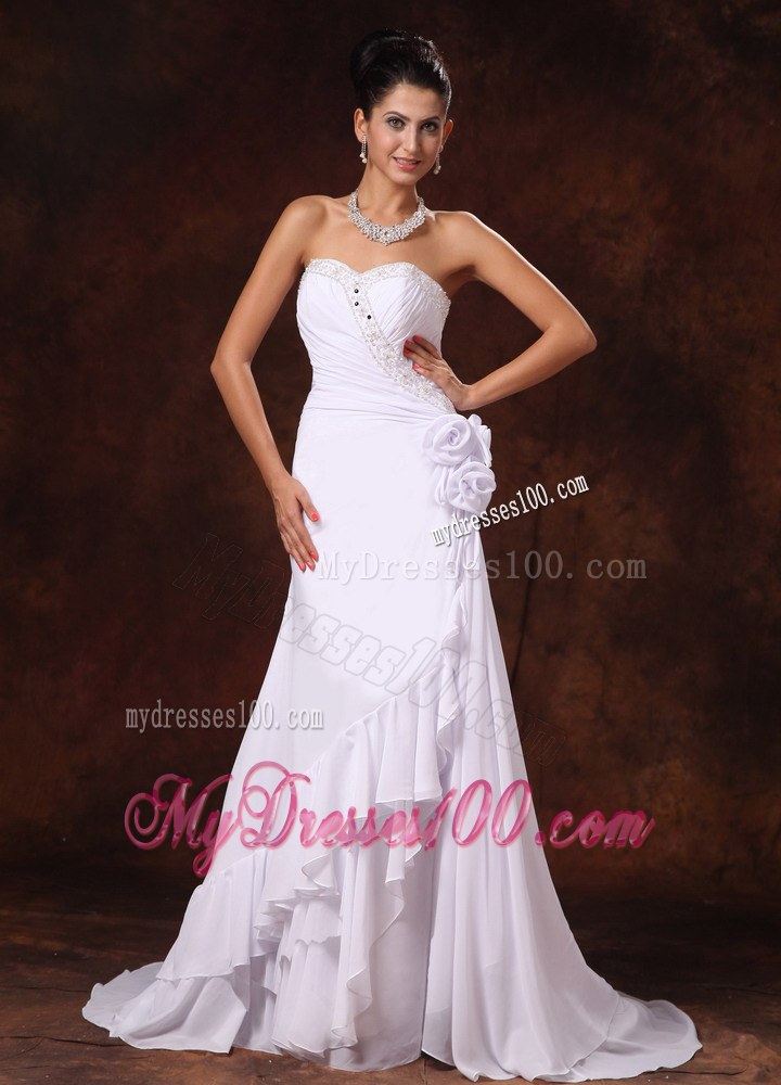 Pretty Beaded Brush Train Sweetheart Wedding Dresses with Flowers