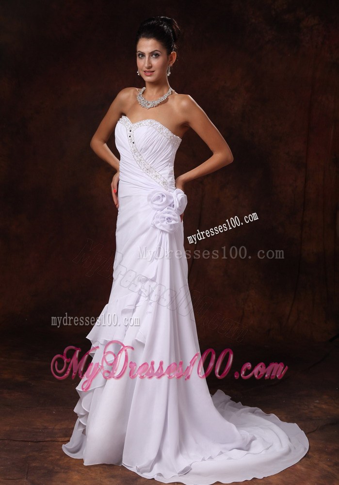 Pretty Beaded Brush Train Sweetheart Wedding Dresses with Flowers