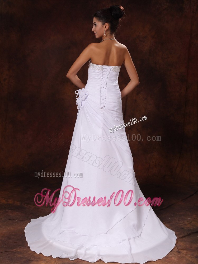 Pretty Beaded Brush Train Sweetheart Wedding Dresses with Flowers