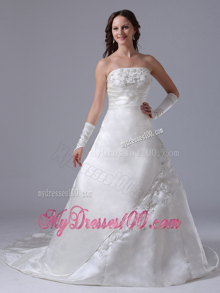 Custom Made Court Train Embroidery Wedding Dresses with Ruches