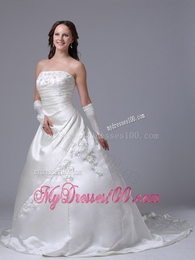 Custom Made Court Train Embroidery Wedding Dresses with Ruches