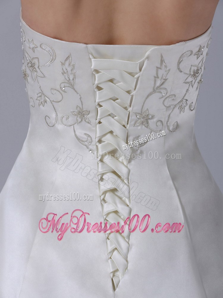 Custom Made Court Train Embroidery Wedding Dresses with Ruches
