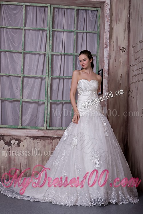 Custom Made Sweetheart Court Train Lace Bridal Gowns with Flowers