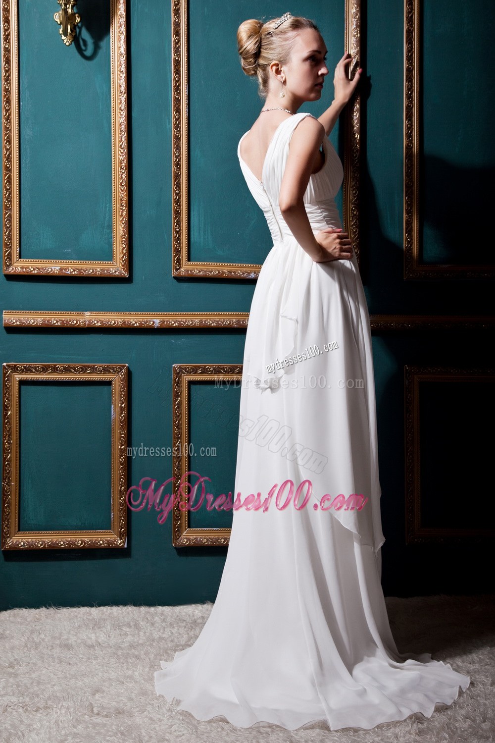 Discount Empire V-neck Brush Train Ruched Wedding Dresses