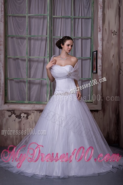Elegant A-line / Princess Strapless Chapel Train Tulle Appliques