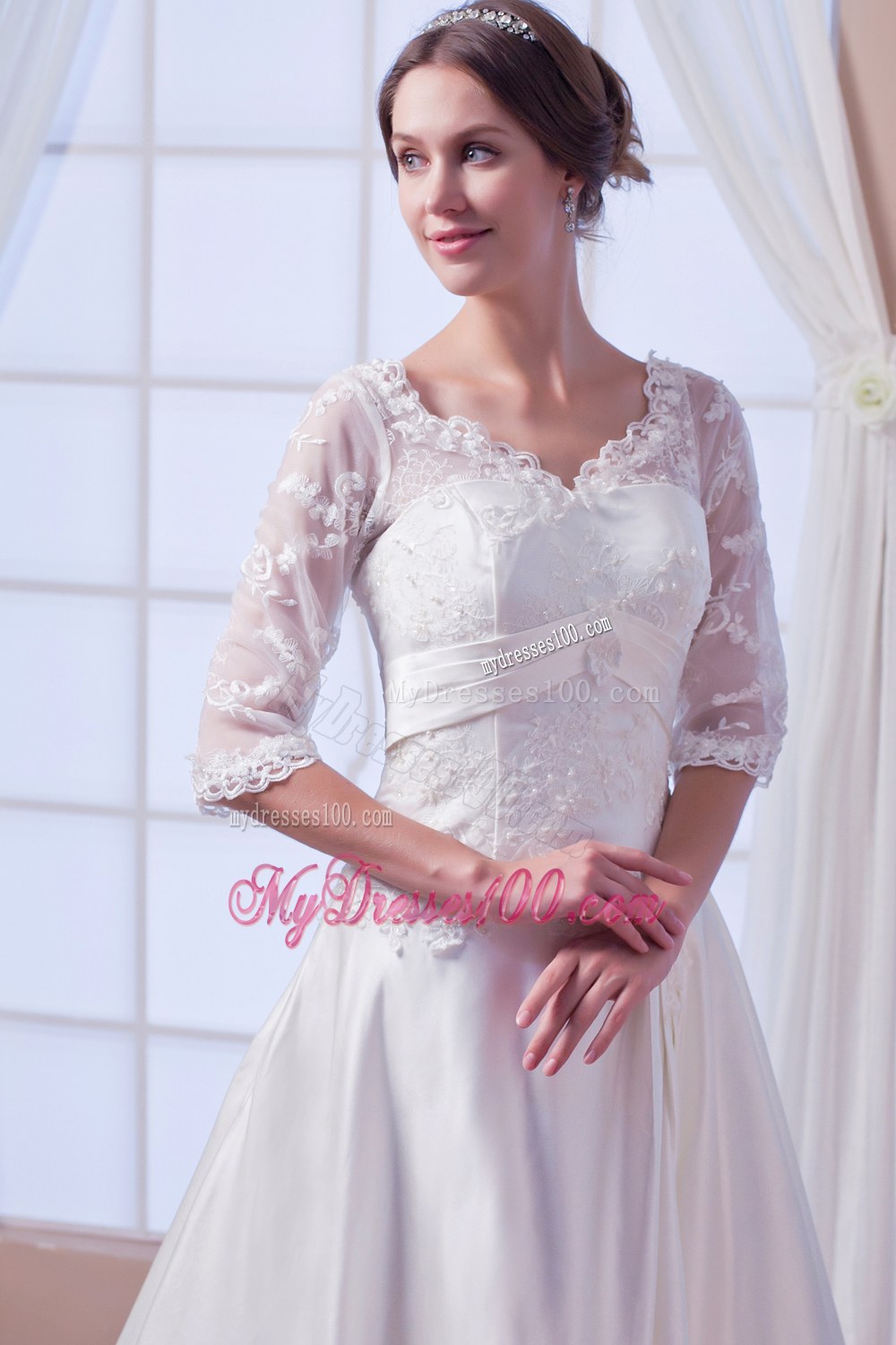 V-neck Court Train Appliques Wedding Dress with Half Sleeves