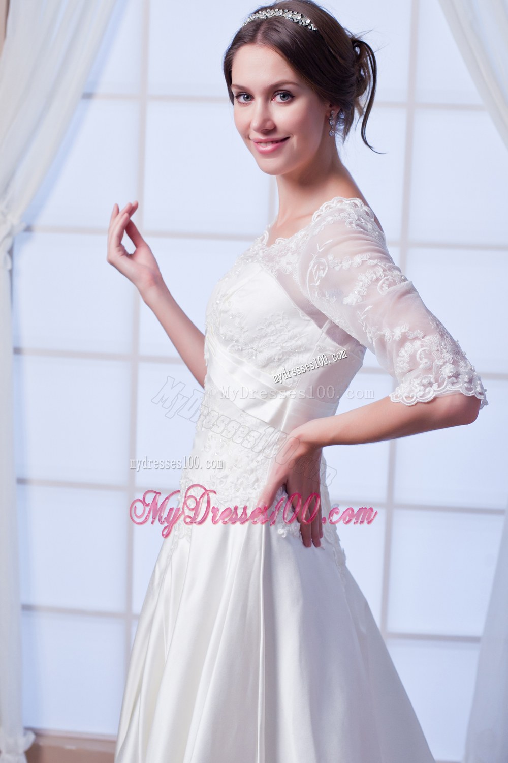 V-neck Court Train Appliques Wedding Dress with Half Sleeves