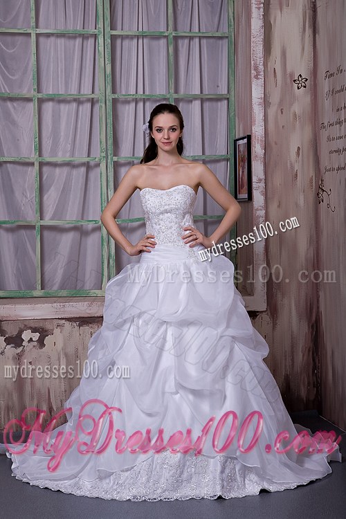 Elegant Strapless Chapel Train Bridal Dresses with Appliques and Pick-ups