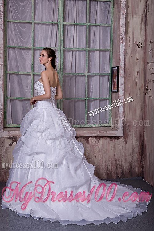 Elegant Strapless Chapel Train Bridal Dresses with Appliques and Pick-ups