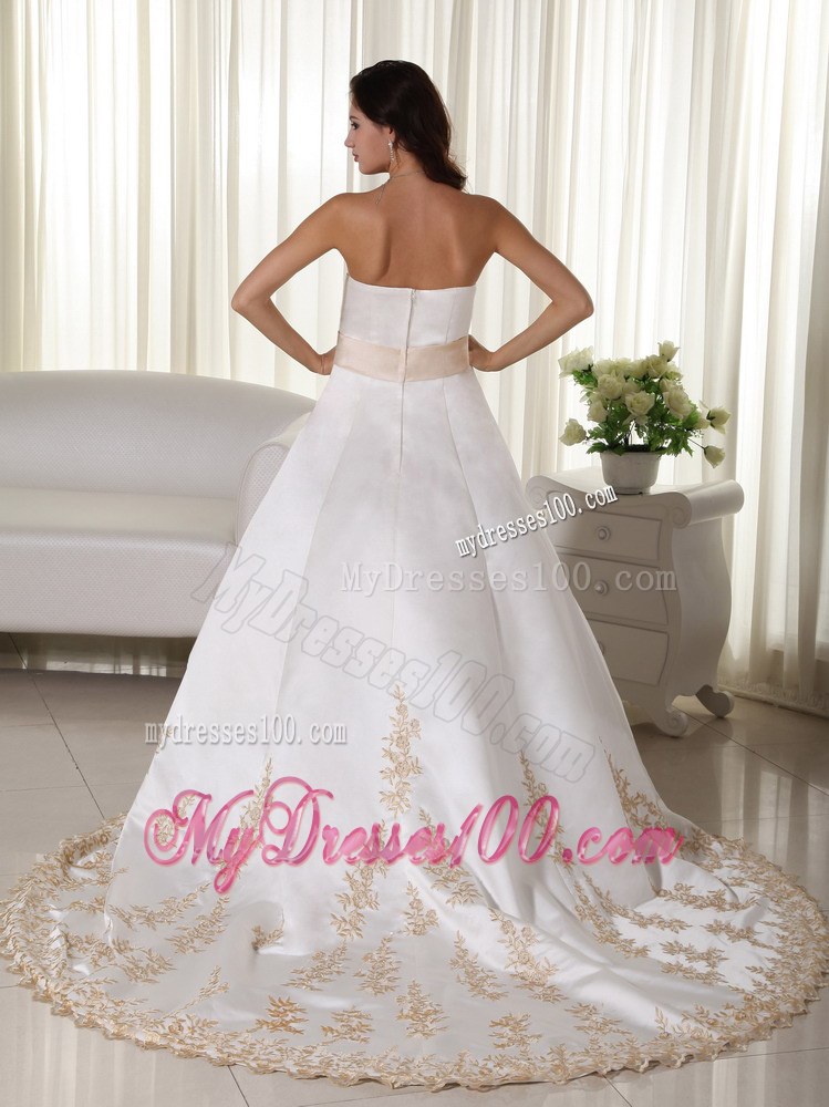 Elegant Strapless Court Train Appliques Wedding Dresses with Sash