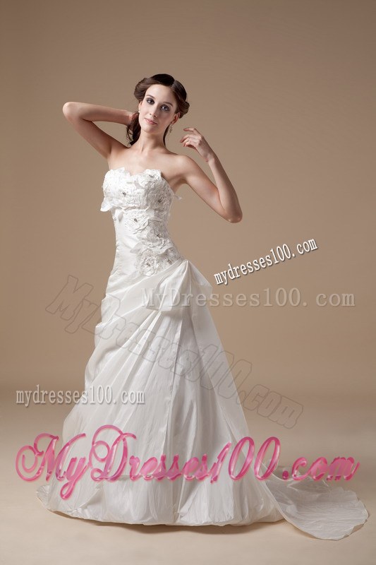 Elegant Sweetheart Brush Train Appliques Wedding Dresses
