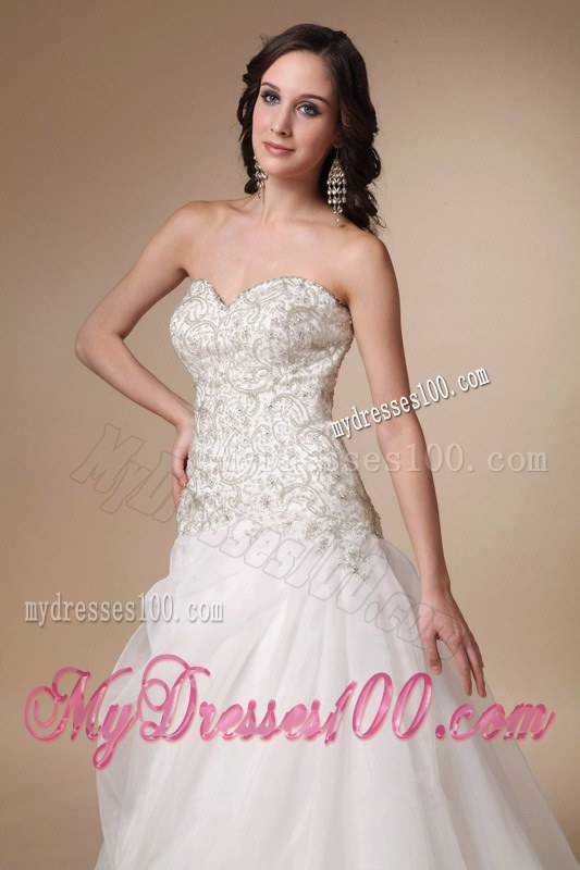 Elegant Sweetheart Court Train Beaded Wedding Gowns for Cheap
