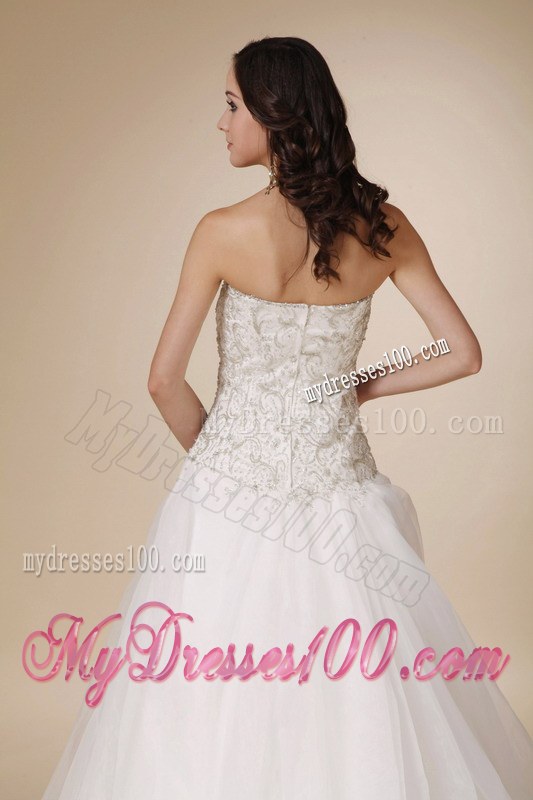 Elegant Sweetheart Court Train Beaded Wedding Gowns for Cheap