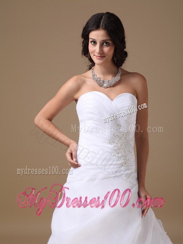 Elegant Sweetheart Court Train Beaded Wedding Gowns with Ruffles