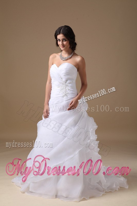 Elegant Sweetheart Court Train Beaded Wedding Gowns with Ruffles