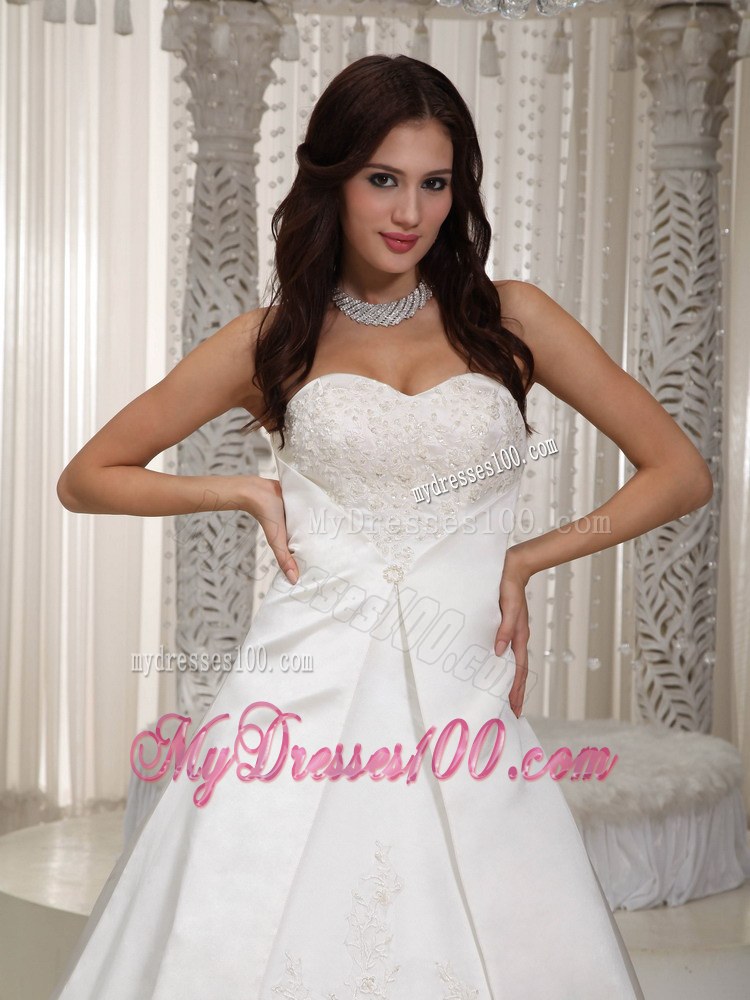 Elegant Sweetheart Floor-length Lace Cheap Wedding Gowns On Sale