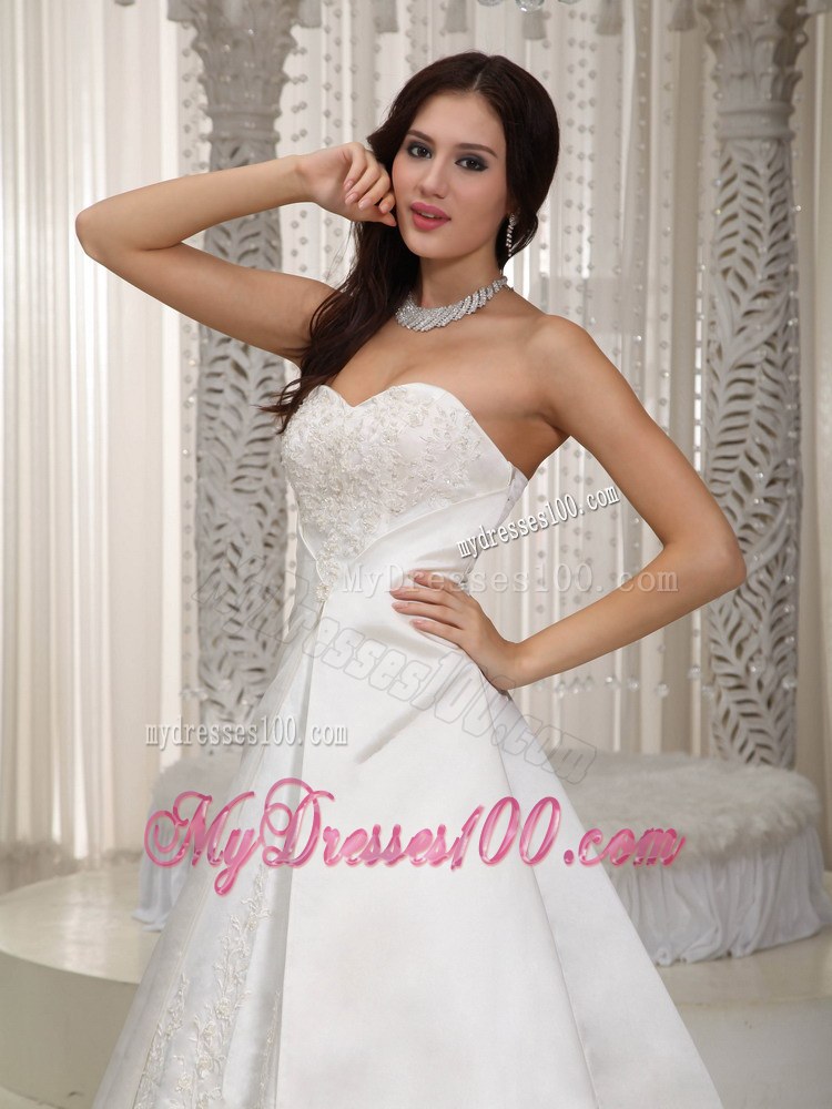 Elegant Sweetheart Floor-length Lace Cheap Wedding Gowns On Sale