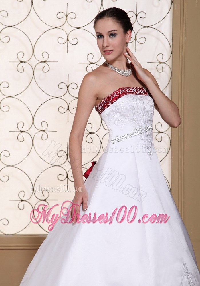 Gorgeous Chapel Train For 2013 Embroidery Wedding Dresses New Style