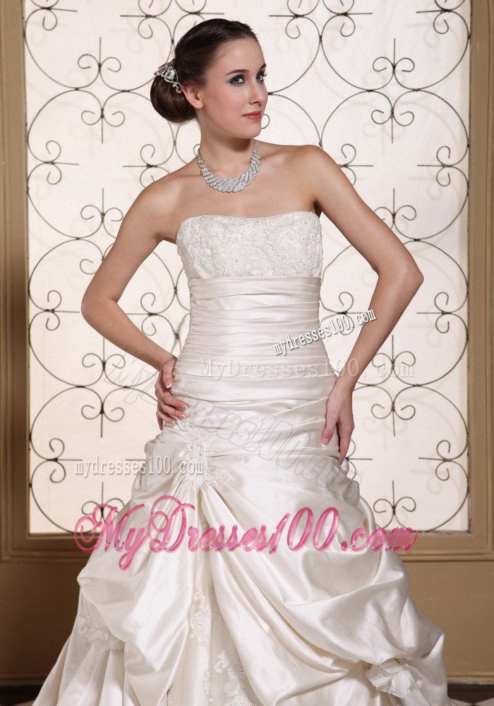Exclusive Lace and Pick-ups Off White Wedding Dress For 2013