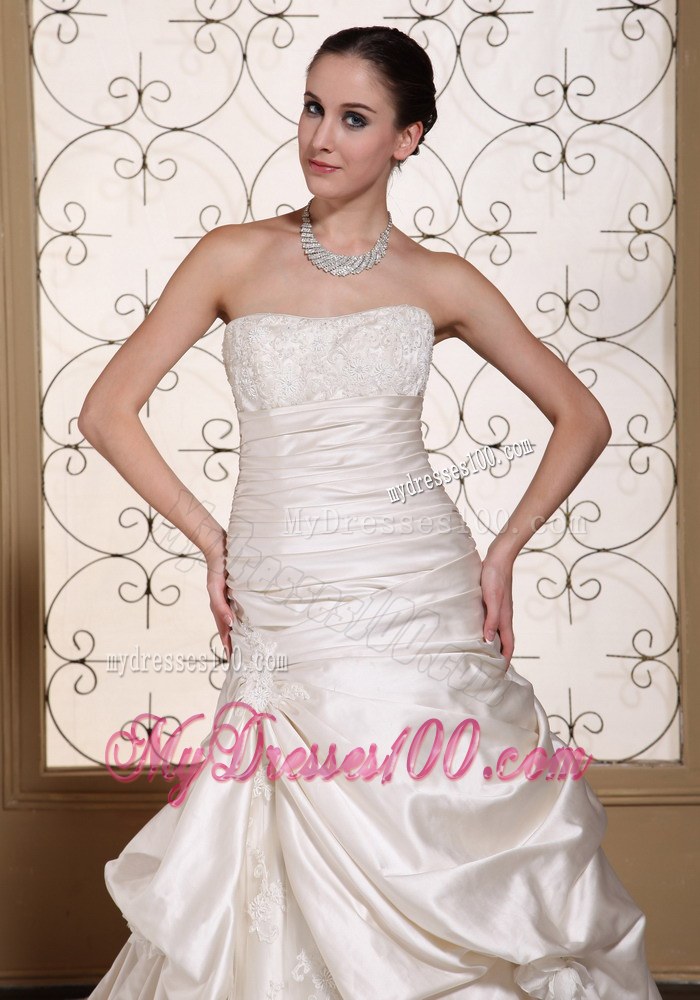 Exclusive Lace and Pick-ups Off White Wedding Dress For 2013