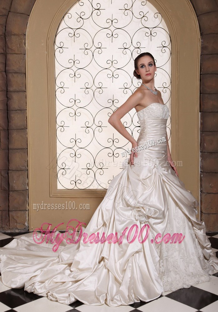 Exclusive Lace and Pick-ups Off White Wedding Dress For 2013